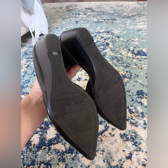 Kenneth Cole Reaction Wedge Heel - Picture 2 of 4